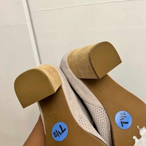 NWOT Cole Hann Shiloh Ankle Booties - Picture 6 of 7